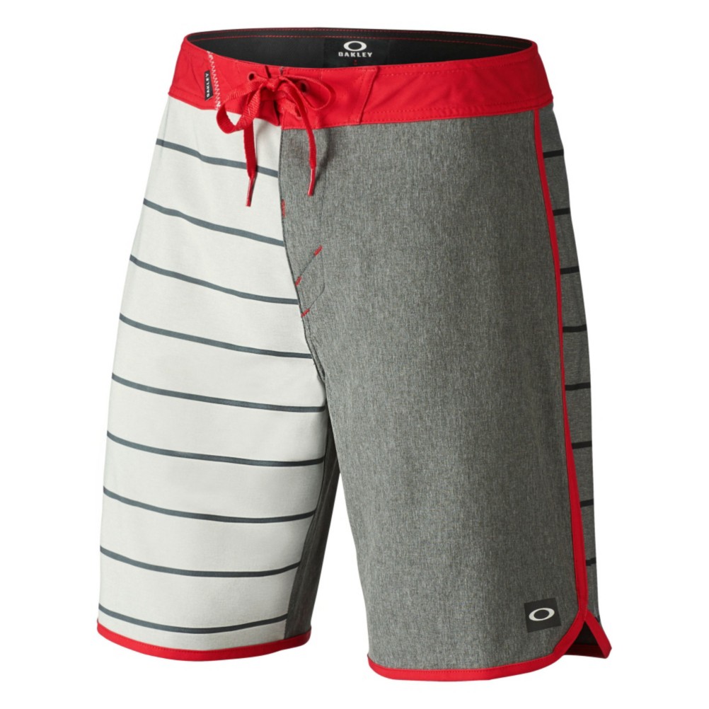 UPC 888896390890 product image for Oakley The Cave Board Shorts | upcitemdb.com