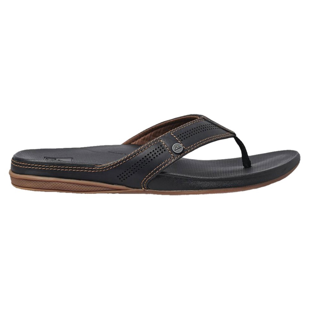 cushioned flip flops mens